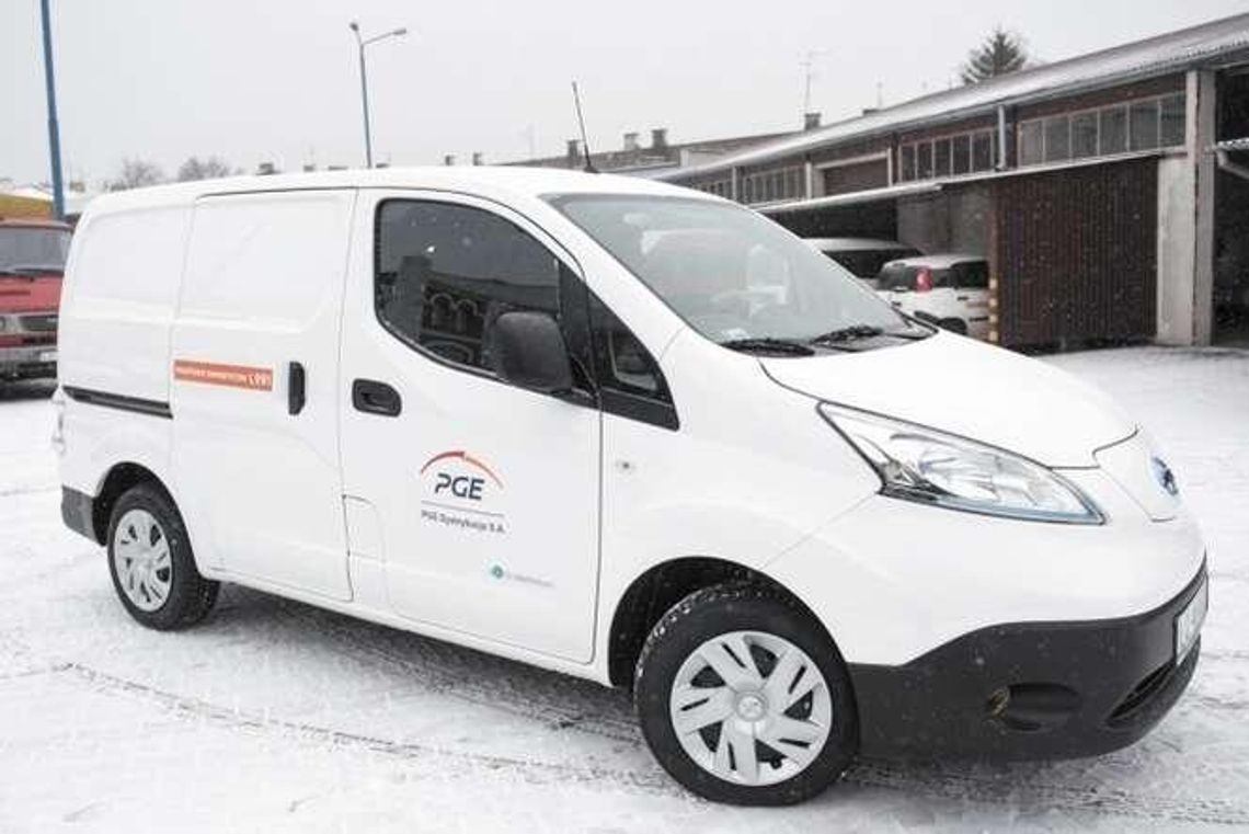 Elektryczne samochody wyjechały na ulice Lublina. Jeżdżą nimi elektrycy Elektryczne samochody wyjechały na ulice Lublina. Jeżdżą nimi elektrycy