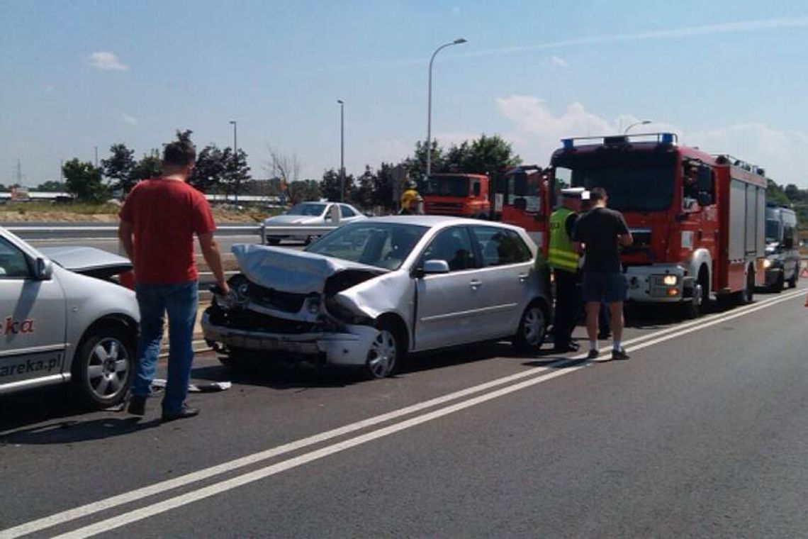 Elizówka: Czołowe zderzenie dwóch samochodów