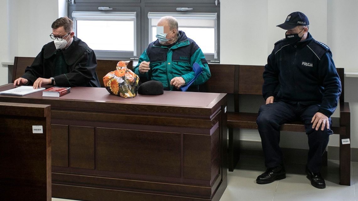 Emeryt z Kraśnika przed sądem. Grozi mu dożywocie