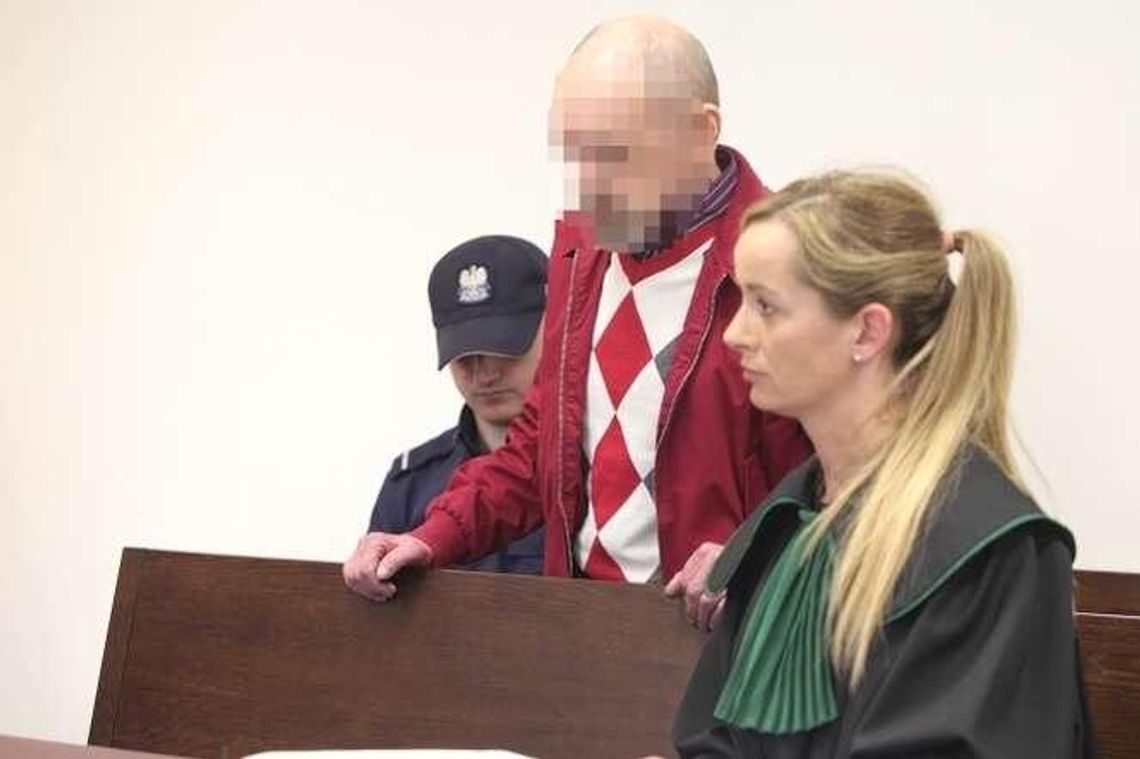 Emeryt zadał kilka ciosów nożem współlokatorowi. Poszło m.in. o zbyt głośne słuchanie muzyki Emeryt zadał kilka ciosów nożem współlokatorowi. Poszło m.in. o zbyt głośne słuchanie muzyki