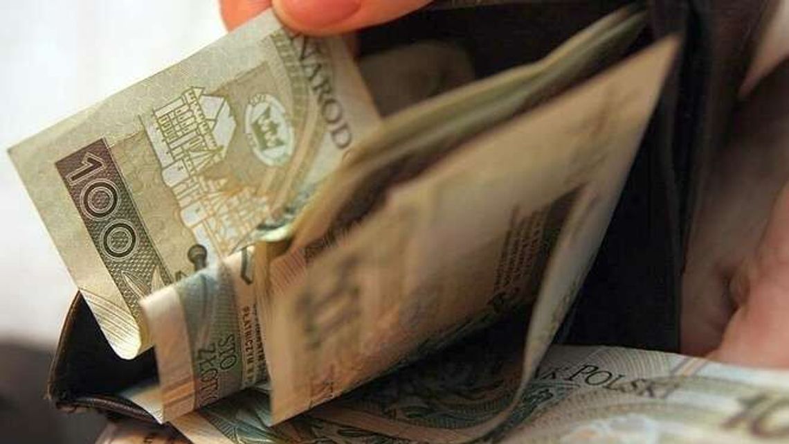 Emerytury 2025. Jaka waloryzacja i kiedy przelewy "trzynastek"