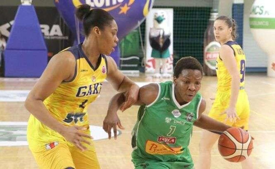 Emocje w hali MOSiR. Pszczółki dały radę