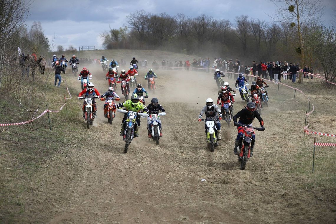 Emocje w Izbicy. Motocykliści walczyli o Puchar Lubelszczyzny motocykle