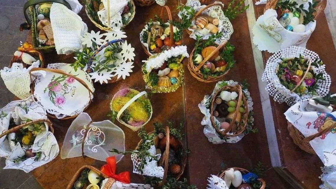 Epidemia koronawirusa. Niektóre parafie robią "święcenie pokarmów online" [transmisje]