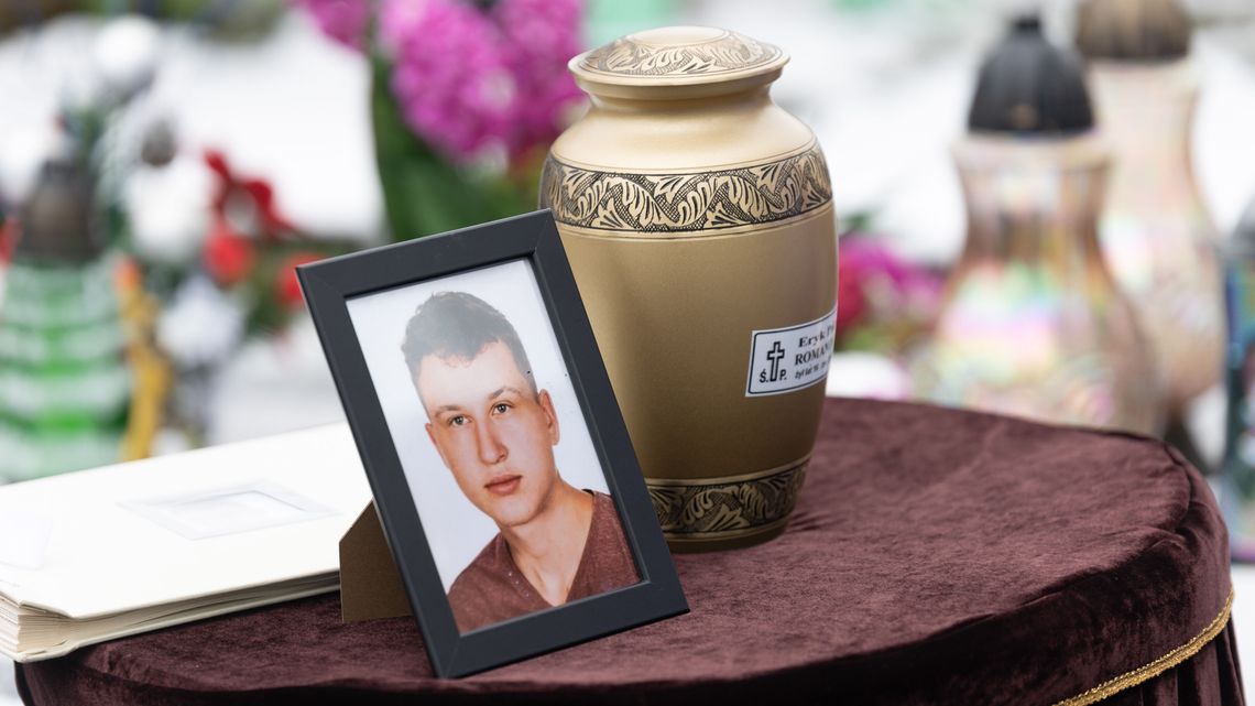 Eryk spoczął koło taty. Bliscy, przyjaciele i mieszkańcy Zamościa pożegnali 16-latka