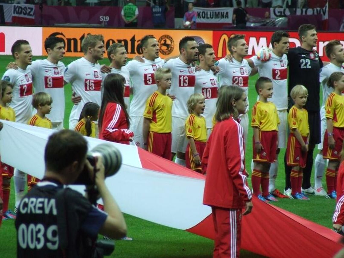 Euro 2012: Dzieci wyszły z piłkarzami na boisko (zdjęcia) Euro 2012: Dzieci wyszły z piłkarzami na boisko (zdjęcia)
