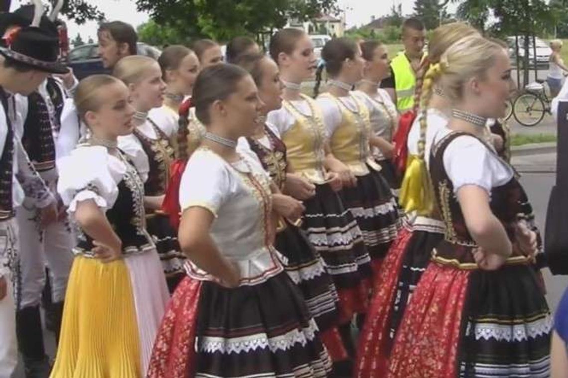 Eurofolk Zamość 2016: Korowód zespołów przeszedł ulicami miasta (wideo)
