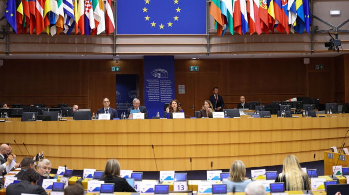 Europejskie regiony biją na alarm w sprawie demografii: trzeba zaangażować unijne fundusze 