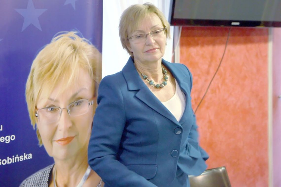 Europosłowie obrastają asystentami
