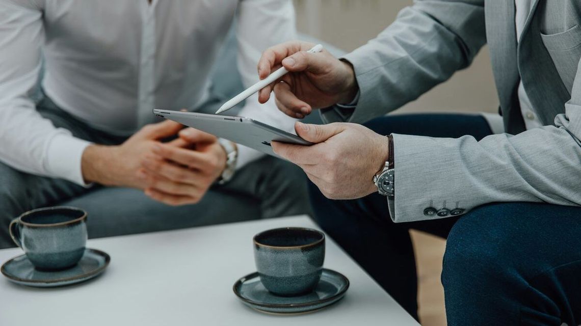 Event firmowy jako narzędzie budowania marki – jak wykorzystać spotkania firmowe do wzmacniania wizerunku?