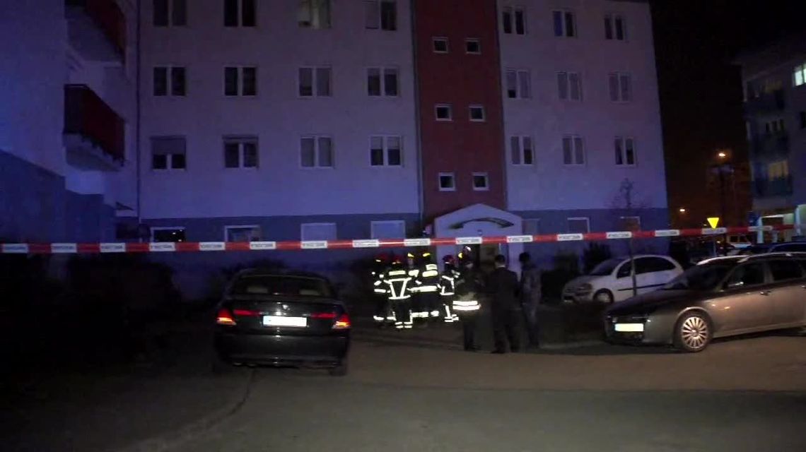 Ewakuowano 100 osób po wybuchu płonącego oleju do smażenia. Kobieta próbowała ugasić go wodą [wideo]