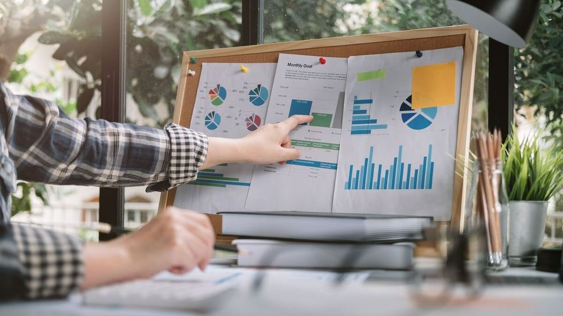 Ewolucja algorytmów wyszukiwarek - Jak pozostać na szczycie w 2024 roku?