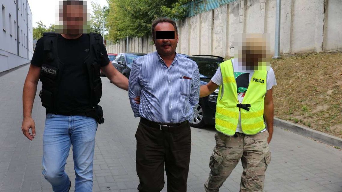 Fałszowali dokumentację i wyłudzili 8 mln zł z NFZ? Szef domu opieki i wspólniczka zatrzymani