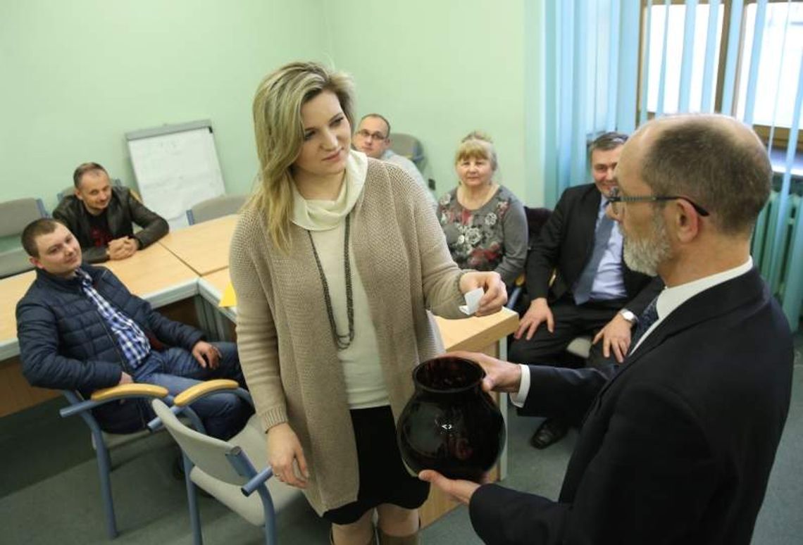 Fatalna frekwencja w wyborach do rad dzielnic. Potrzebne było także losowanie