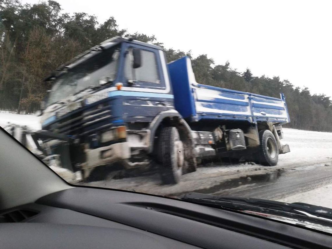 Fatalne warunki na drogach. Wasze zdjęcia