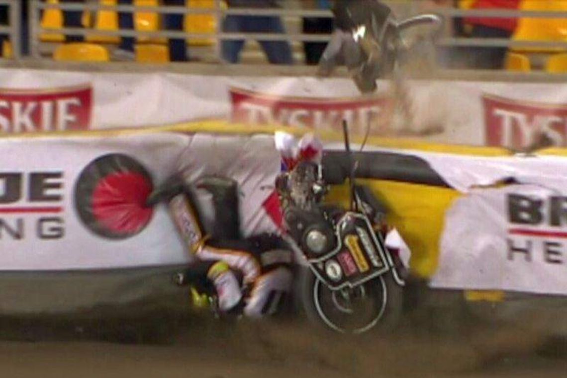 Fatalny wypadek na torze w Toruniu. Złamała się rama (wideo)