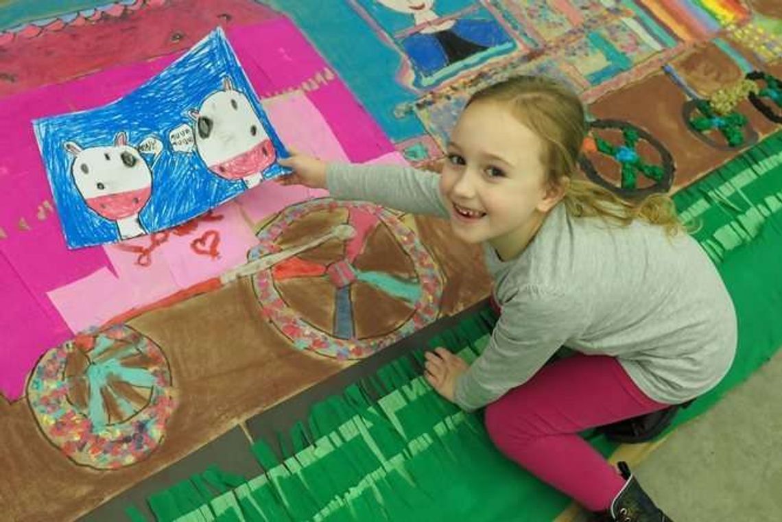 Ferie w Biblio. „Lokomotywa” powoli dojeżdża do końca ferii [zdjęcia]