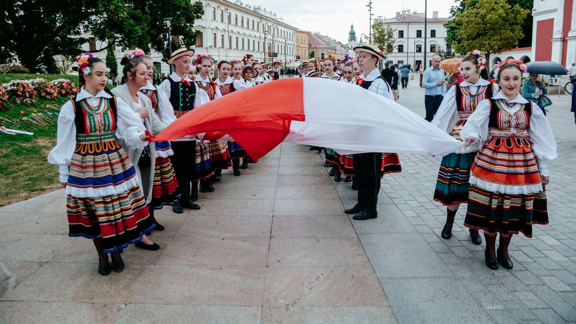 Festiwal Dwojga Narodów: Barwny korowód przeszedł deptakiem w Lublinie [zdjęcia]