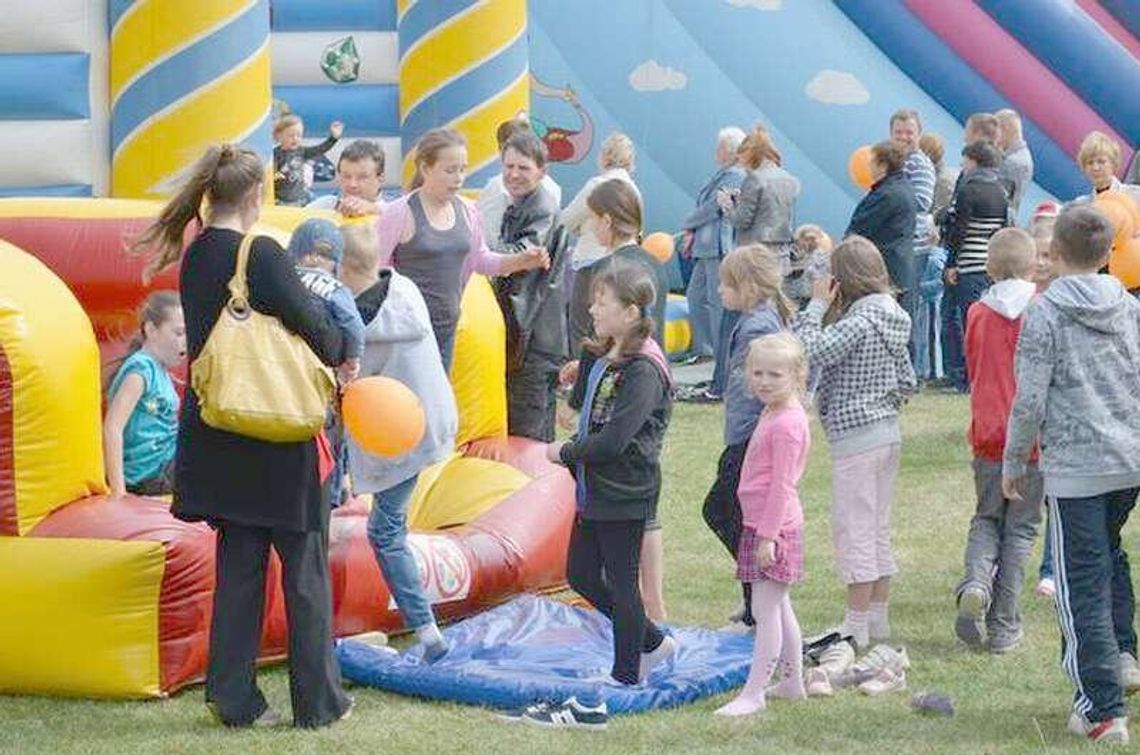 Festyn w Osinach na wesoło