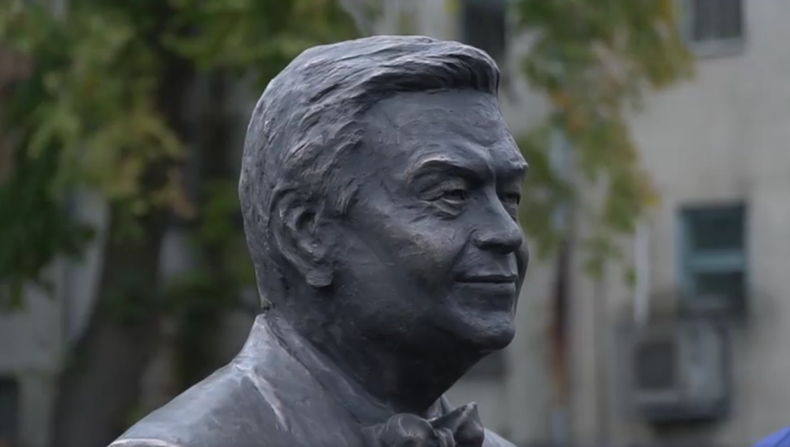 Figura Bogusława Kaczyńskiego czeka na porozumienie komitetu i władz miasta