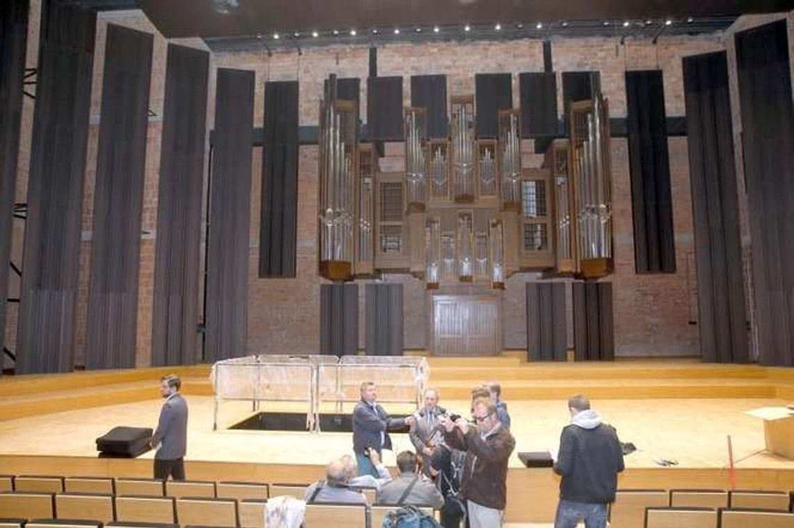 Filharmonia Lubelska po remoncie. Teraz orkiestra i chór nie mieszczą się razem na scenie Filharmonia Lubelska po remoncie. Teraz orkiestra i chór nie mieszczą się razem na scenie