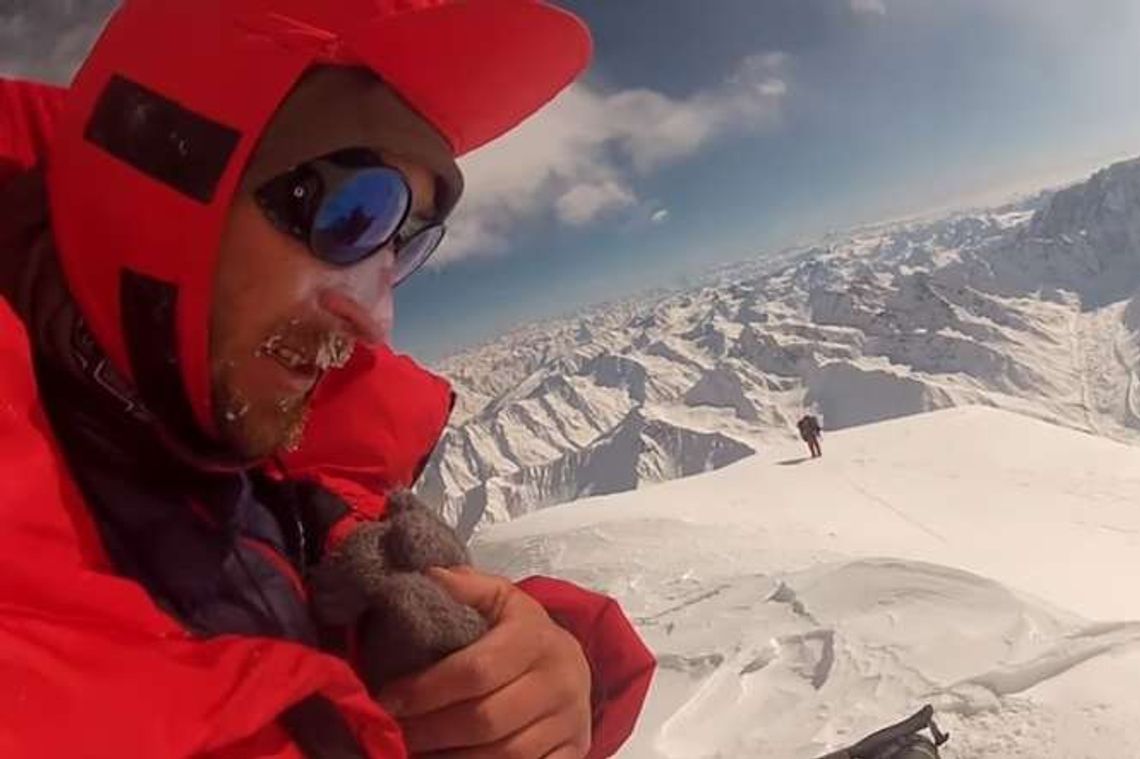 Film z Nanga Parbat. Mackiewicz i Klonowski, a w tle Grubson. Pamiętacie?