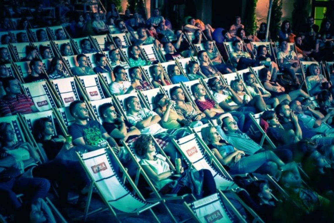 Filmy, piwo i leżaki