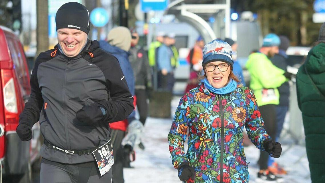 Finał WOŚP w Świdniku. Biegaczom nie przeszkodziła kiepska pogoda