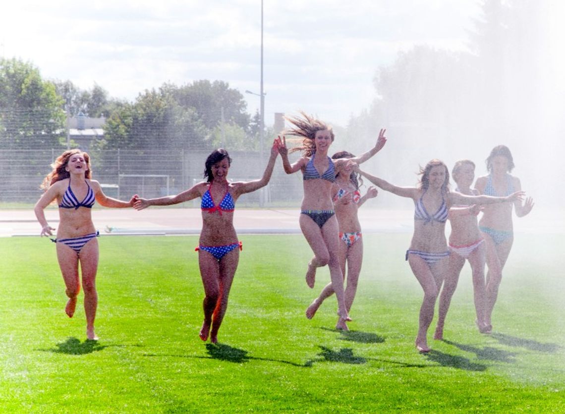 Finalistki Miss Chmielaków 2012 na stadionie i w chmielniku (zdjęcia)