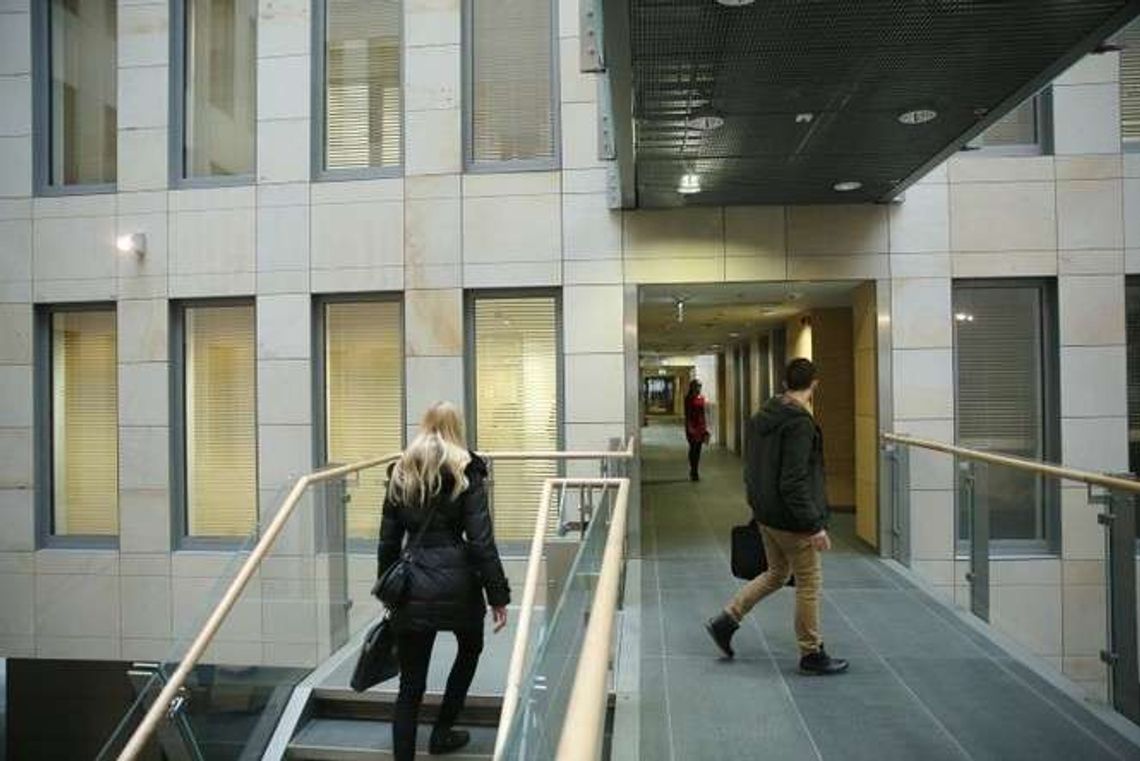 Finanse urzędu na celowniku CBA. Sprawdzają dotacje i oświadczenie majątkowe marszałka Finanse urzędu na celowniku CBA. Sprawdzają dotacje i oświadczenie majątkowe marszałka