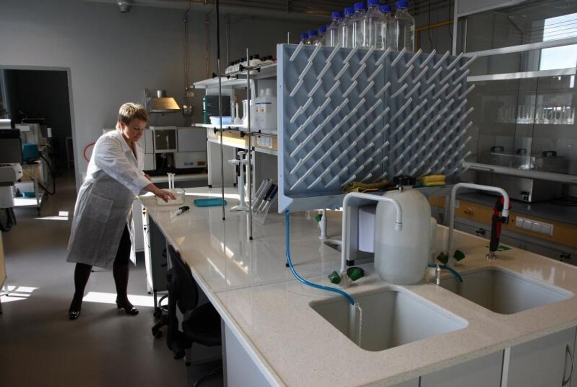 Firmy z całej Polski zamawiają badania w nowoczesnym laboratorium UP Firmy z całej Polski zamawiają badania w nowoczesnym laboratorium UP