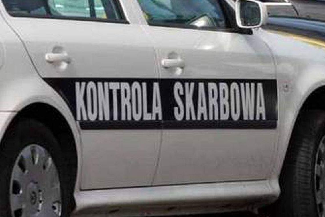 Fiskus bez luksusowej limuzyny. Przetarg unieważniono Fiskus bez luksusowej limuzyny. Przetarg unieważniono