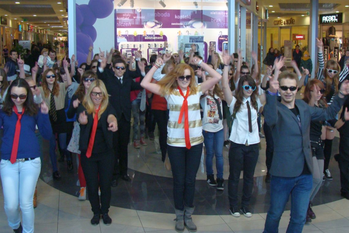 Flashmob \"Psy - Gangnam Style\" w Zamościu
