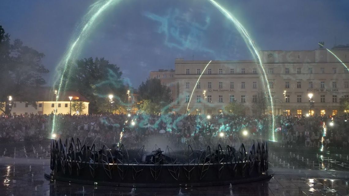 Fontanna multimedialna na pl. Litewskim. Program pokazów w maju 2019
