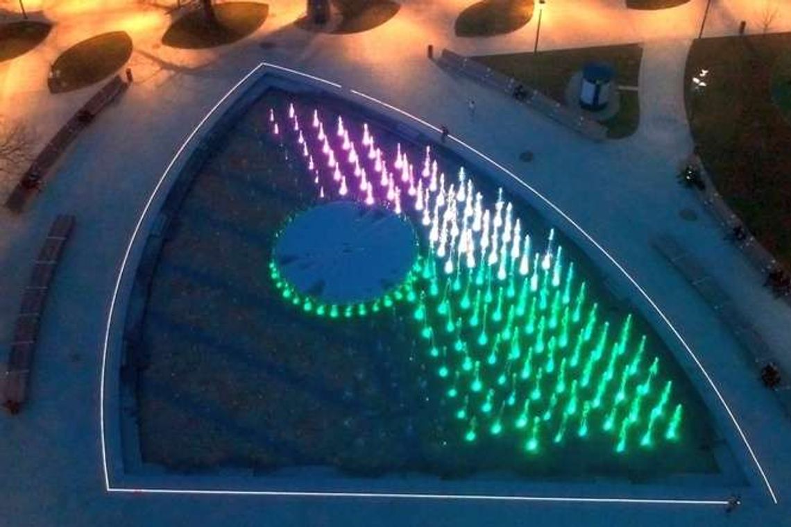 Fontanna na placu Litewskim już działa po zimowej przerwie [wideo]