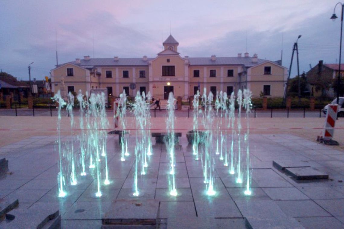 Fontanna w Łęcznej po pierwszych testach (wideo)