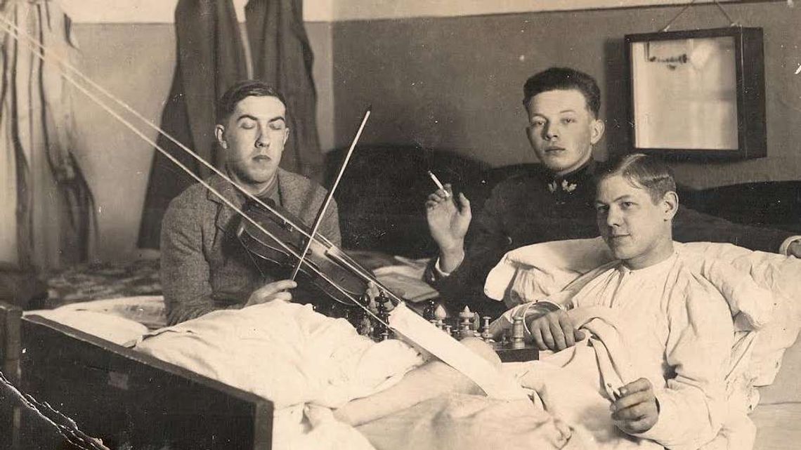 Fotografie są jak całe zdania. Spotkanie i warsztaty w Pracowni Fotografii Centrum Kultury