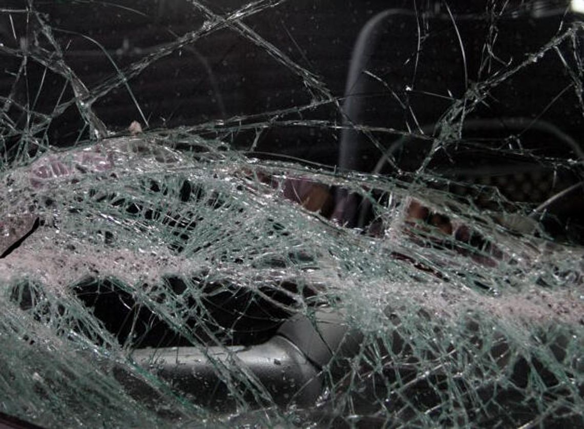 Frampol: Wandal powybijał szyby w restauracji