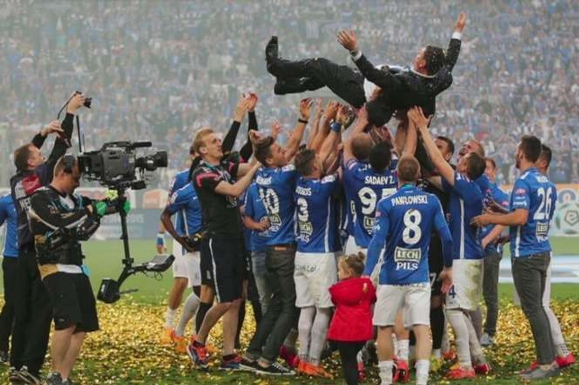Fruwający Skorża, wielka radość w Poznaniu. Tak Lech cieszył się z mistrzostwa (zdjęcia)