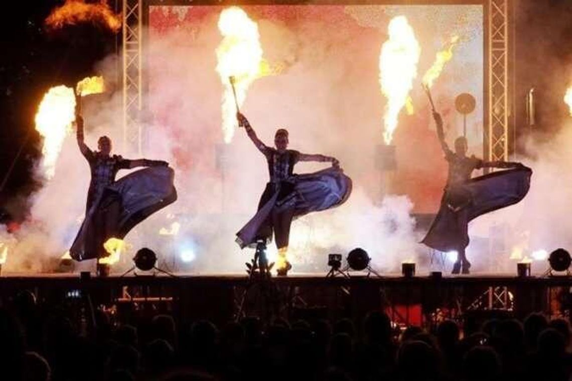 Gala Fireshow na placu Litewskim