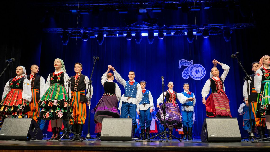 Gala puławskiego "Powiśla". Tańczą i śpiewają od 70 lat