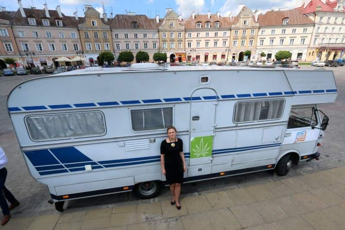 Gandziobus w Lublinie. "Marihuanę palą nie tylko gimnazjaliści" (wideo)