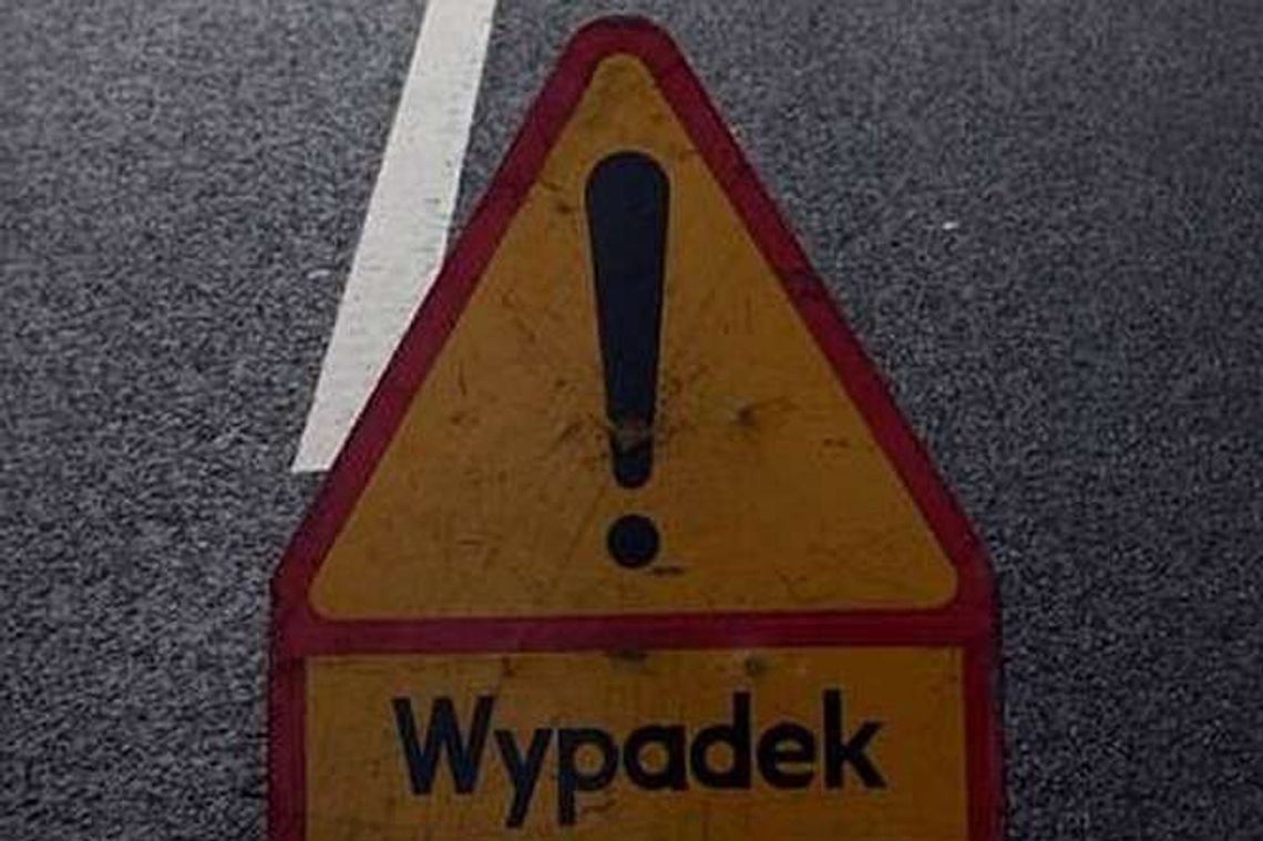 Garbów: Dachowanie samochodu na S17