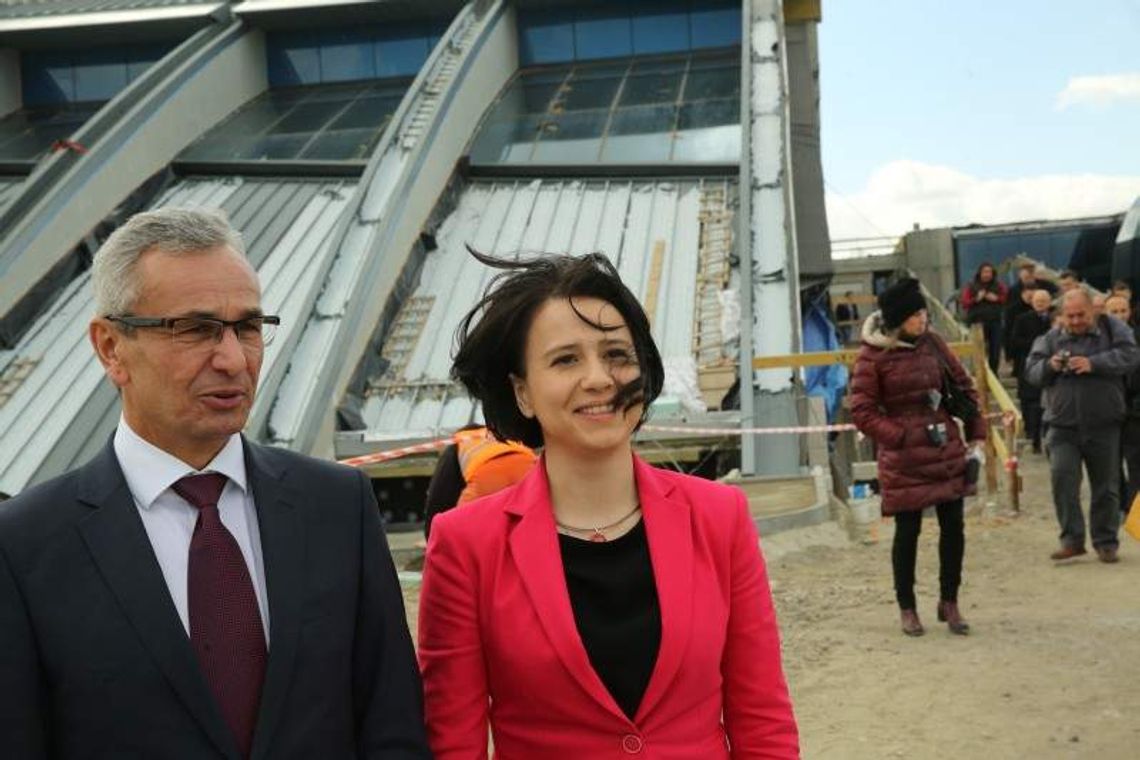 Gąsior-Marek i Biernat na basenie. Rozgoryczona Mucha: \"nie zostałam zaproszona\"