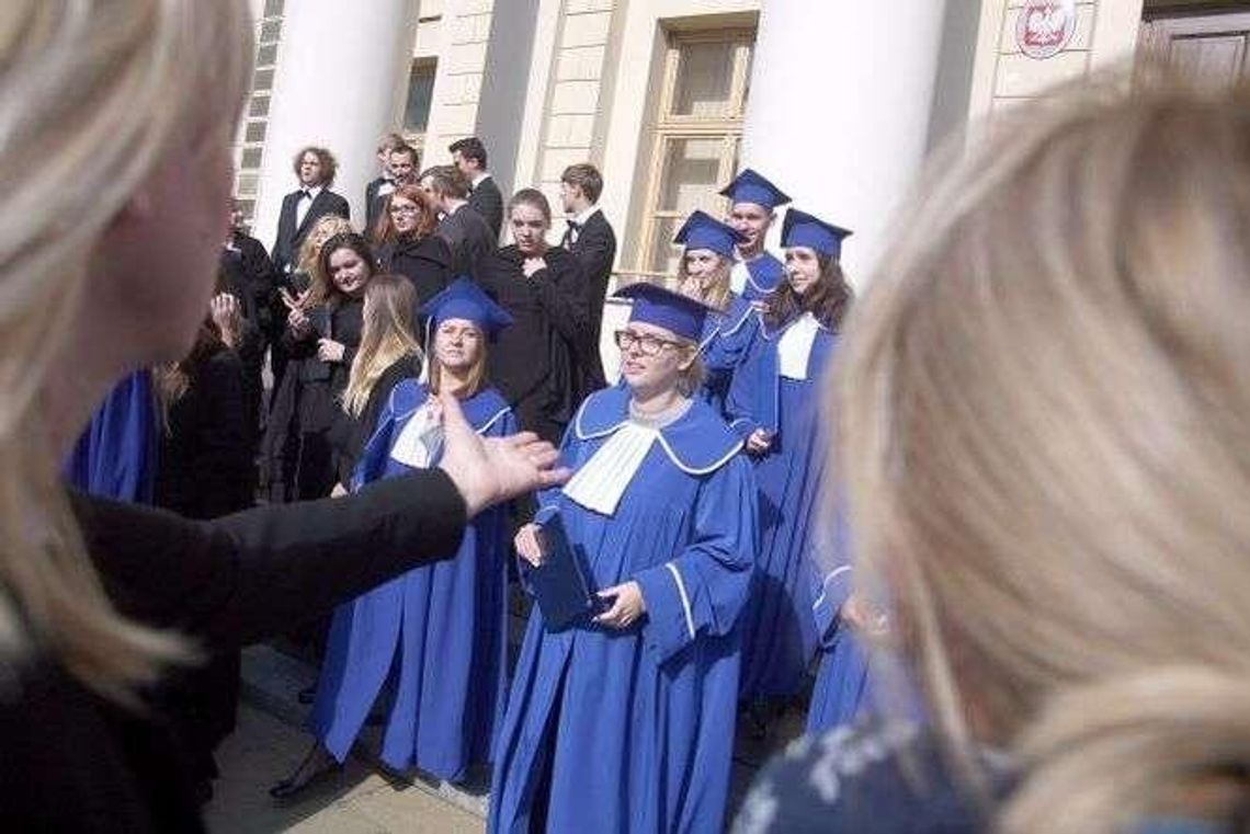 Gaudeamus na 150 głosów. Na schodach ratusza Gaudeamus na 150 głosów. Na schodach ratusza