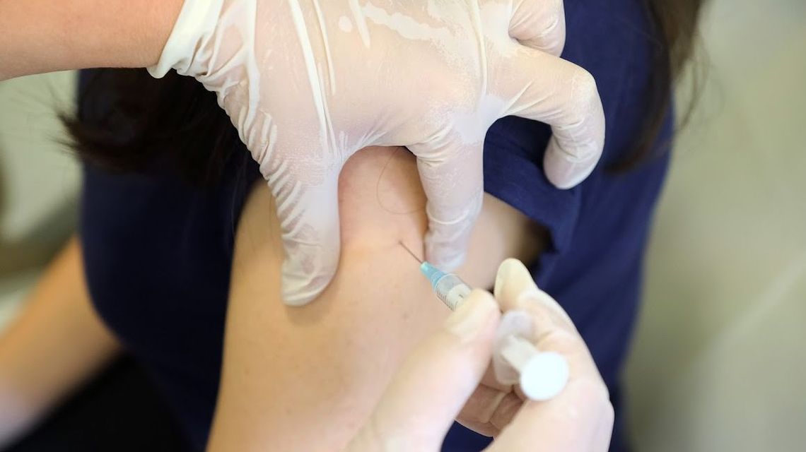 Geriatra: Seniorzy bezwzględnie powinni się szczepić na COVID-19 Geriatra: Seniorzy bezwzględnie powinni się szczepić na COVID-19