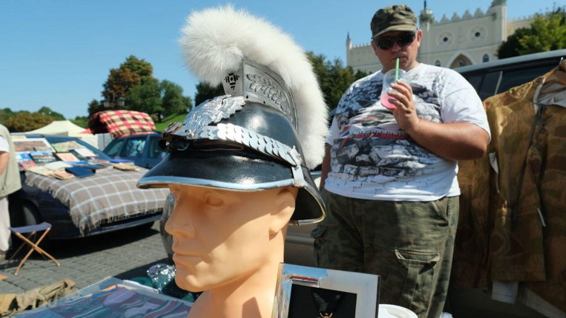 Giełda staroci na pl. Zamkowym w Lublinie