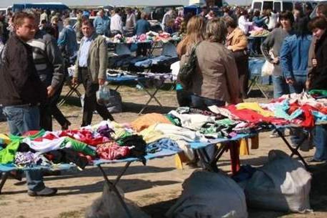 Giełda w Mokrem: Donieśli na sprzedawców, będzie kontrola