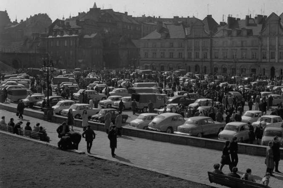 Giełdy samochodowe dawniej. Niezwykłe zdjęcia z Lublina Giełdy samochodowe dawniej. Niezwykłe zdjęcia z Lublina