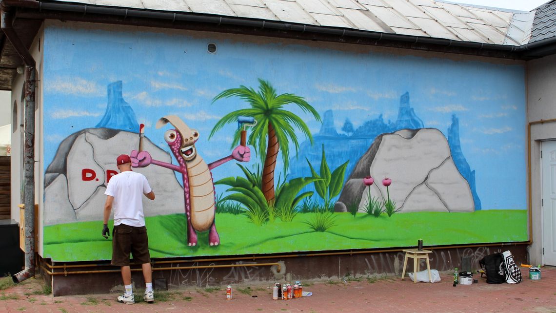 Gigantozaury weszły na ścianę Gigantozaury weszły na ścianę